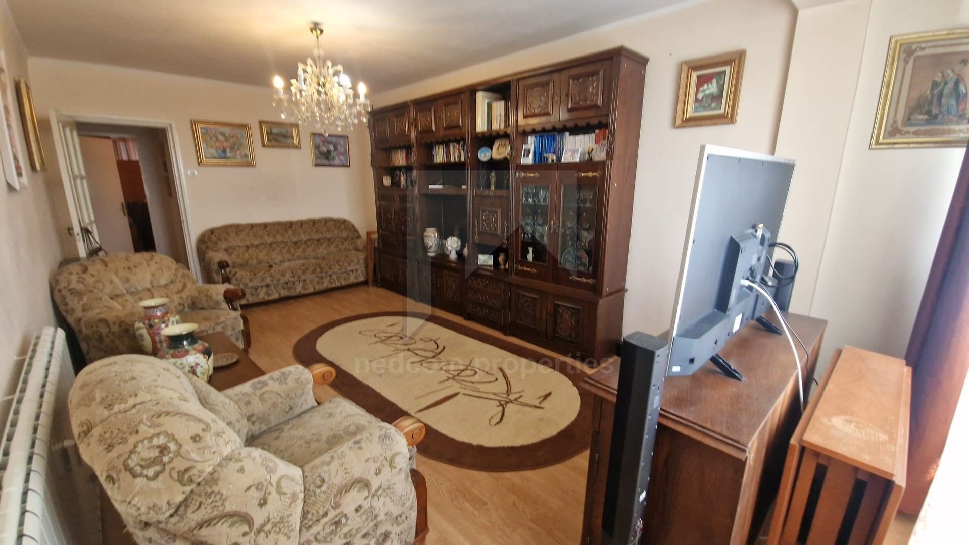 Vanzare 3 camere, Titan -  Aleea Barajul Sadului - Poză 1