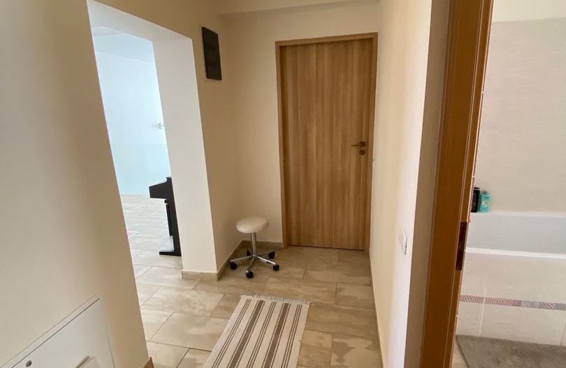 Casa In Dumbravita pretabila birouri sau alte activitati - Poză 24