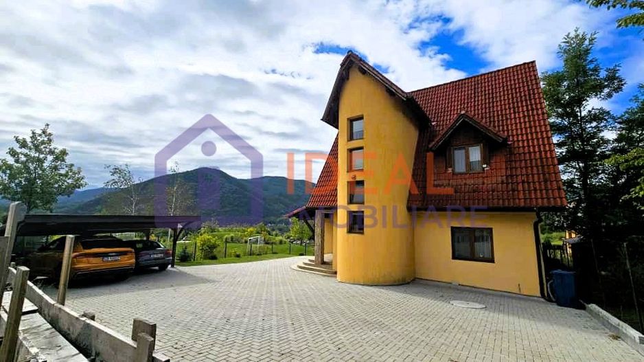 Casă deosebită, cu 5 camere, cu teren de 1132 mp – Cisnădioara - Poză 1