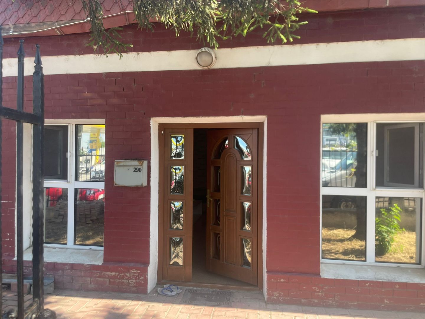 Casa de inchiriat - 200 mp - 6 dormitoare - Str. Tecuci - Poză 2