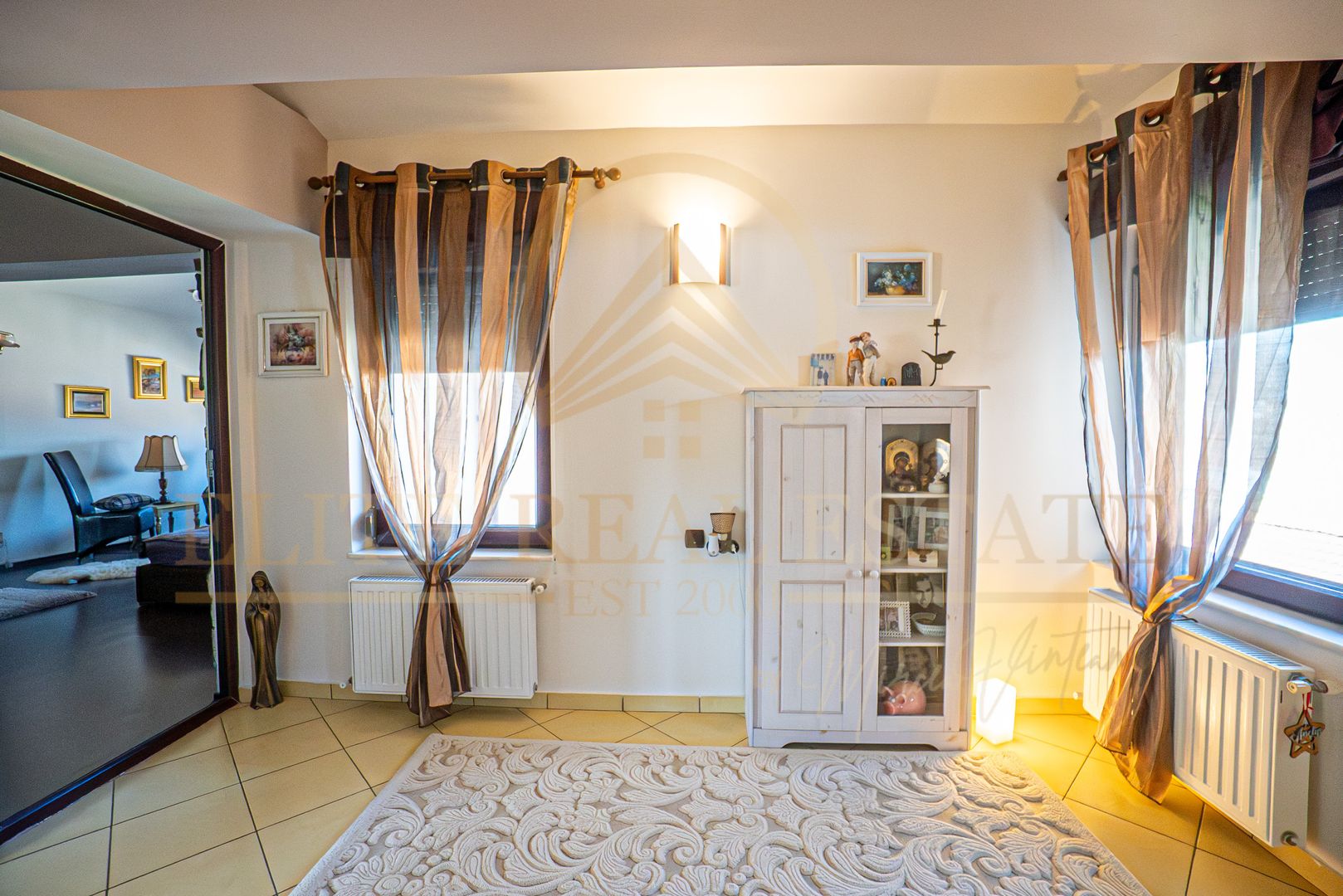 Casa De Vanzare in Palazu Mare - Teren de 455 mp cu Piscina si Garaj - Poză 27