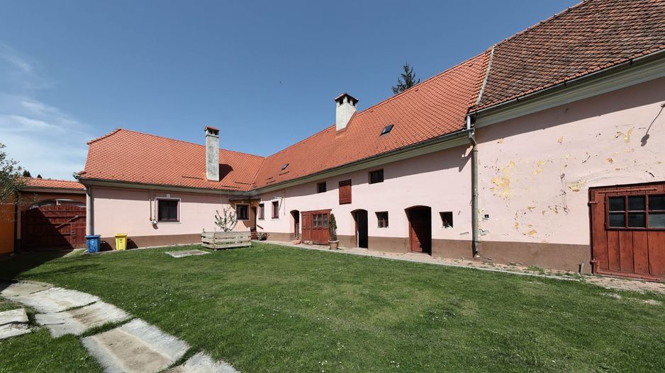 Casă Săsească Autentică cu Șură Impresionantă în Cristian – Teren 2729mp - Poză 14