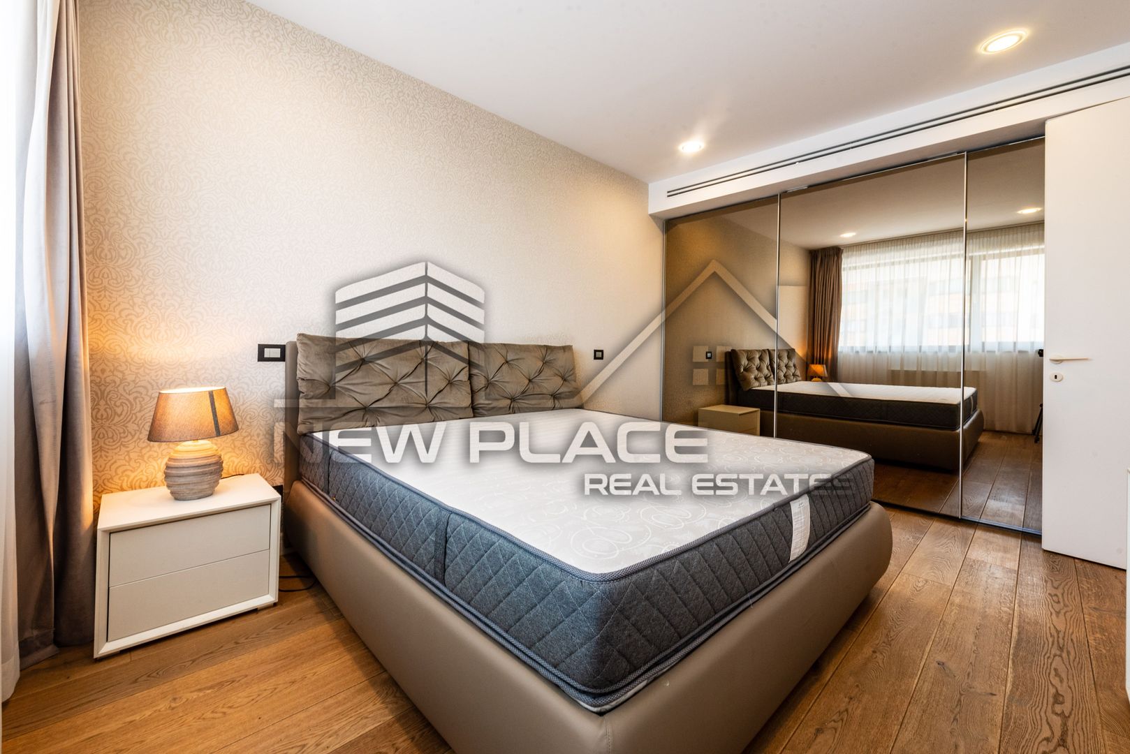 Cortina Residence | Exclusivitate | 950 Eur+TVA | Mobila Rovere | LUX - Poză 14