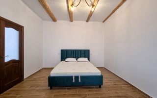 Casă individuală complet renovată, situată în centrul istoric al Brașo - Poză 12