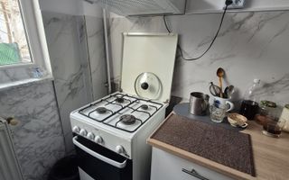 De inchiriat apartament 2 camere, Centru, 300 euro - Poză 5