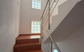 Clădire Multifuncțională 800 mp | Renovată 2024 | Ideală pentru Clinică, Birouri - Poză 3