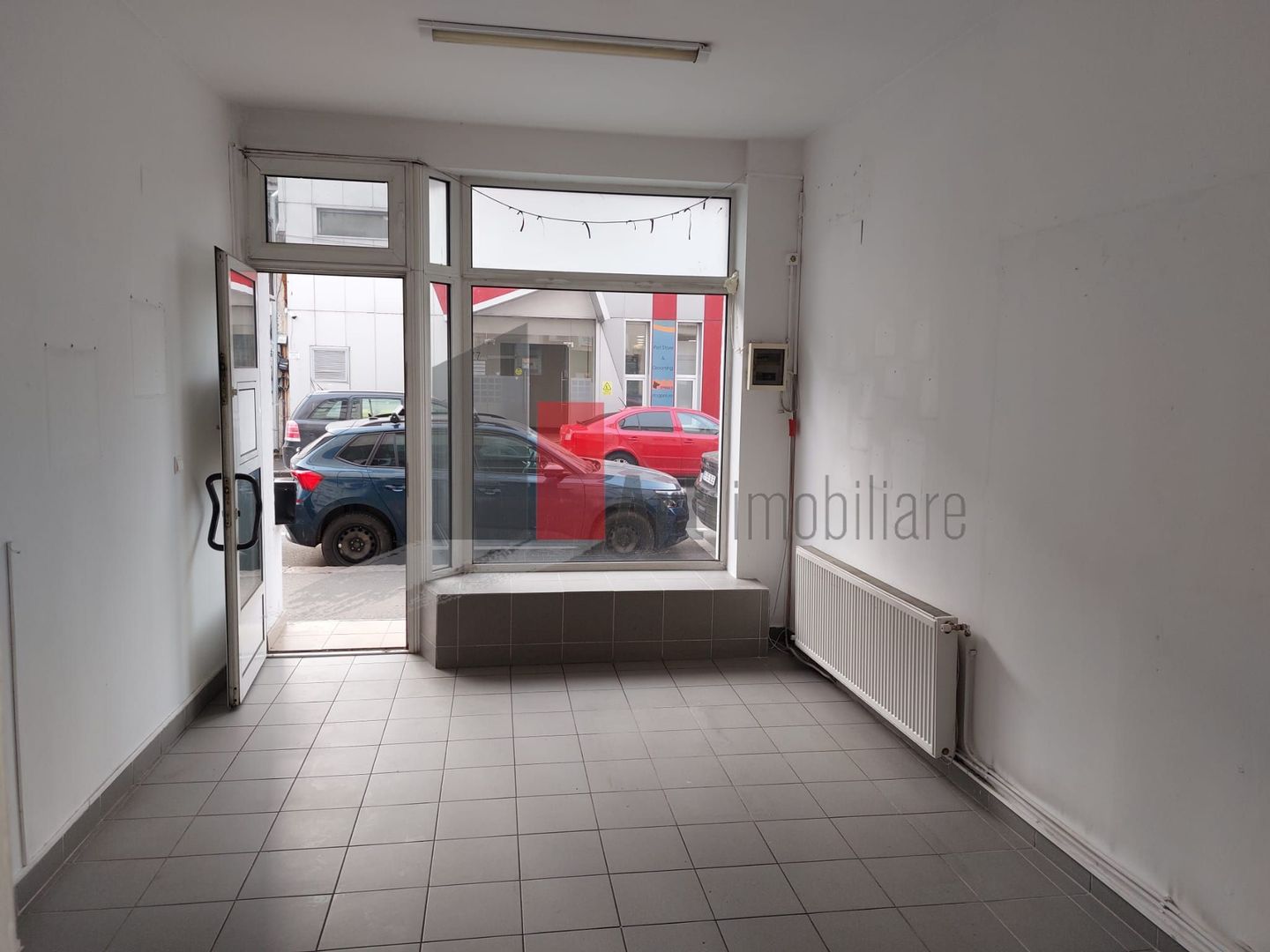 Spatiu Tineretului, stradal, vitrina, 42 mp - Poză 4