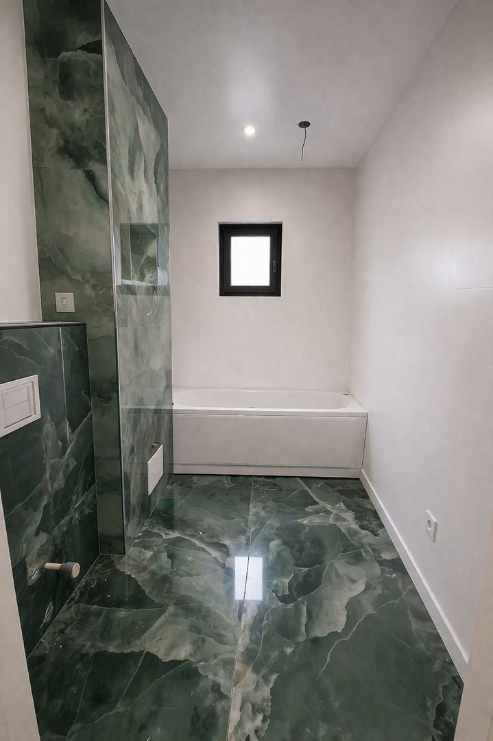 De vazare apartament cu 3 camere, Baia Comunala, 135.000 Euro - Poză 1