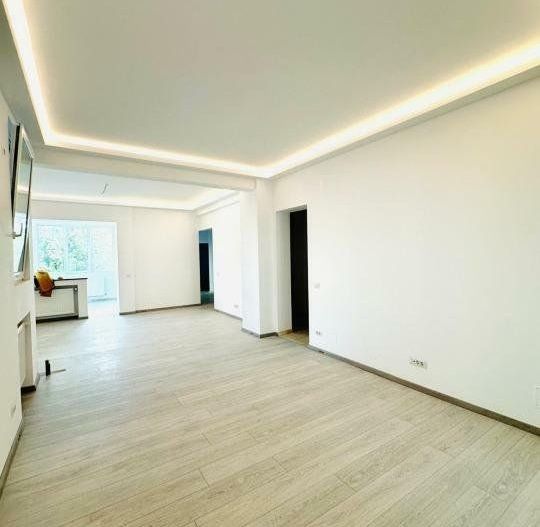 Apartament de vanzare 3 camere Calea Victoriei! - Poză 8