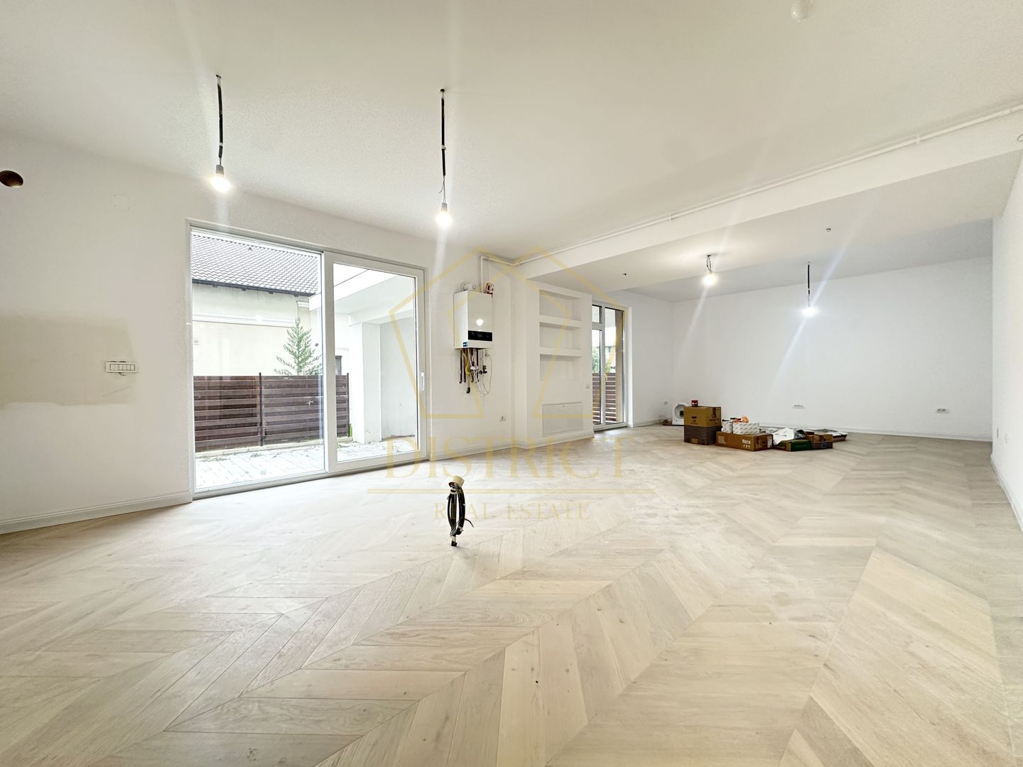 Apartament cu 4 camere și curte proprie | Dumbrăvița | British School - Poză 1