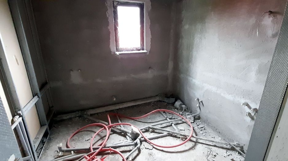 Casă şi spaţiu multifuncţional, bar, sală de evenimente în Brătuleşti - Poză 9