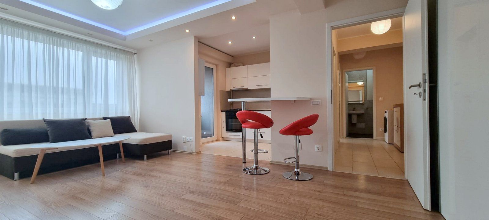 Apartament modern într-un complex rezidențial privat - Poză 2