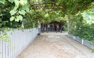 Casă cu 5 camere, complet renovată cu teren 920 mp în Tecuci - Poză 6