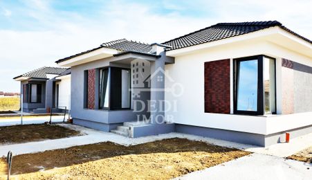 Casă de vânzare cu 4 camere in Santandrei, Bihor