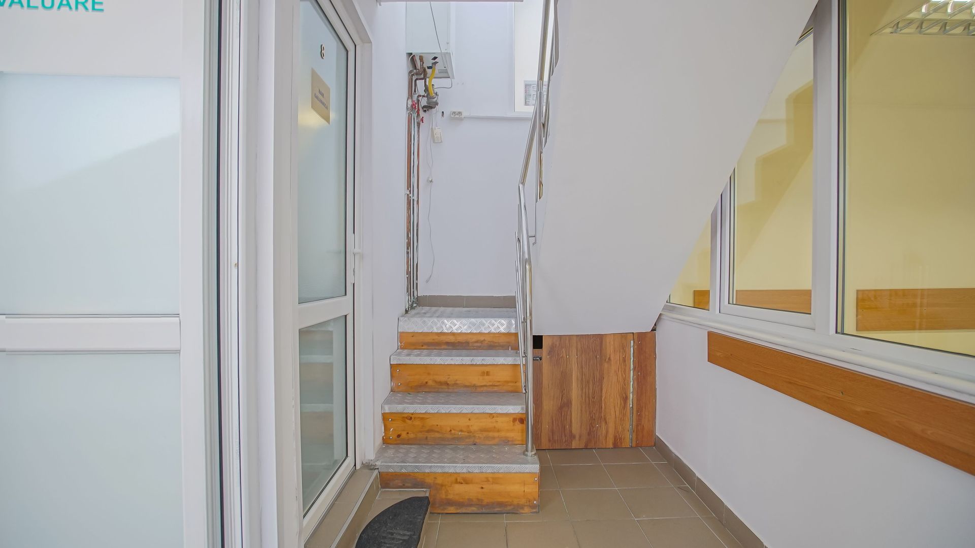 Spatiu Comercial modern 200mp, vad pietonal si auto, Bartolomeu - Poză 14