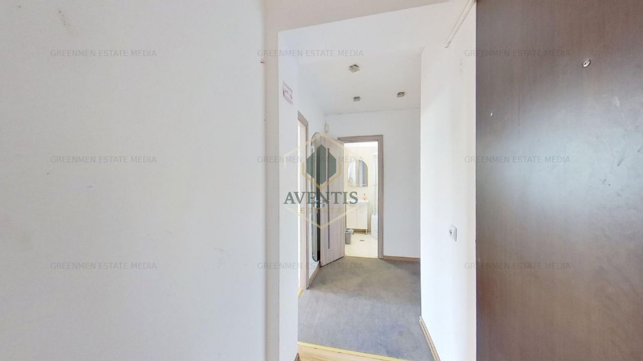 Blvd. Balcescu langa metrou Universitate, 4 camere, terasa de 50mp, 3 bai - Poză 12