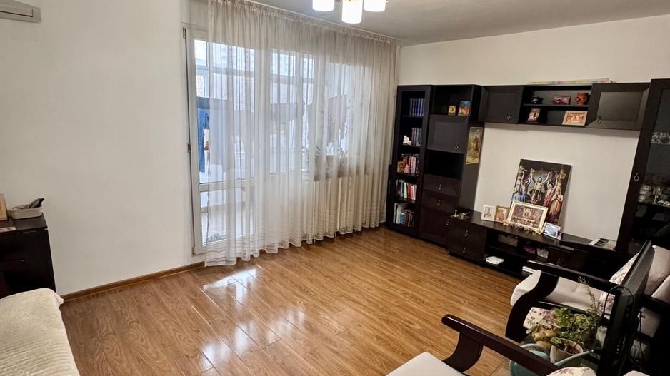 Apartament 3 camere Drumul Taberei - Poză 1