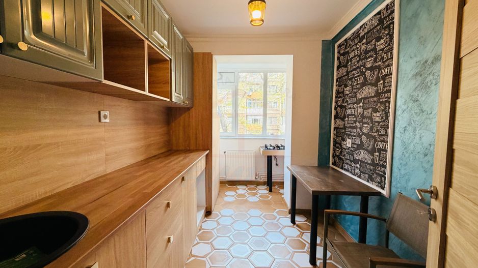 Apartament 3 camere semi. In Galati, Mazepa 1, etaj 1, renovat recent - Poză 2