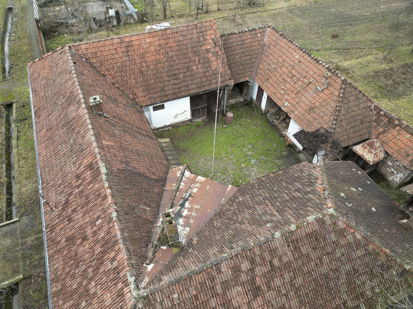 Casă impresionantă, cu anexe în Dezna-Moneasa! - Poză 34