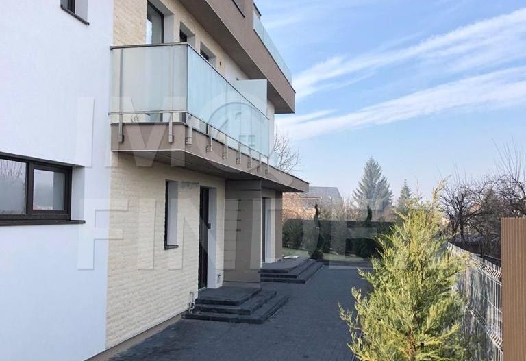 Inchiriere apartament 3 camere situat in vila privata, zona UMF - Poză 20