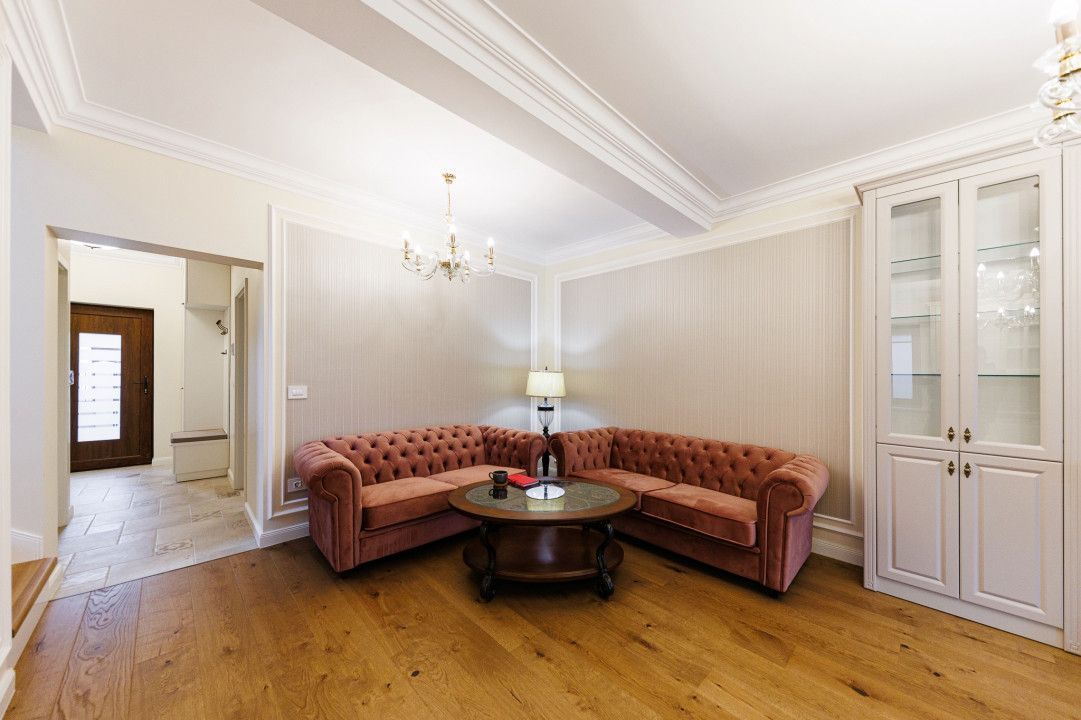 Casa de Lux cu Design Clasic și Piscină la limita dintre Timișoara și Dumbrăvița - Poză 9