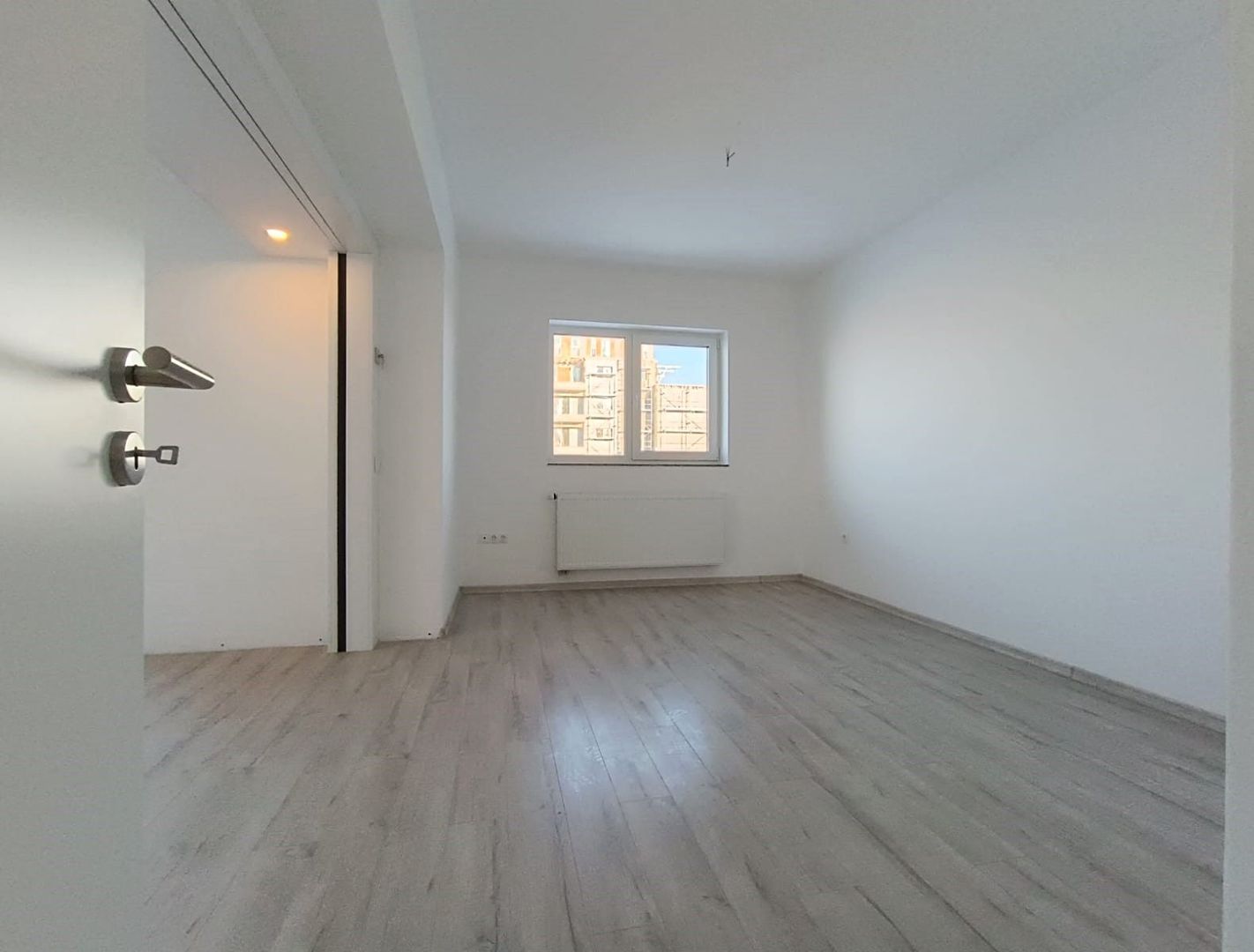 Oferim spre vanzare apartament 2 camere modern cu pereti retractabili - Poză 9