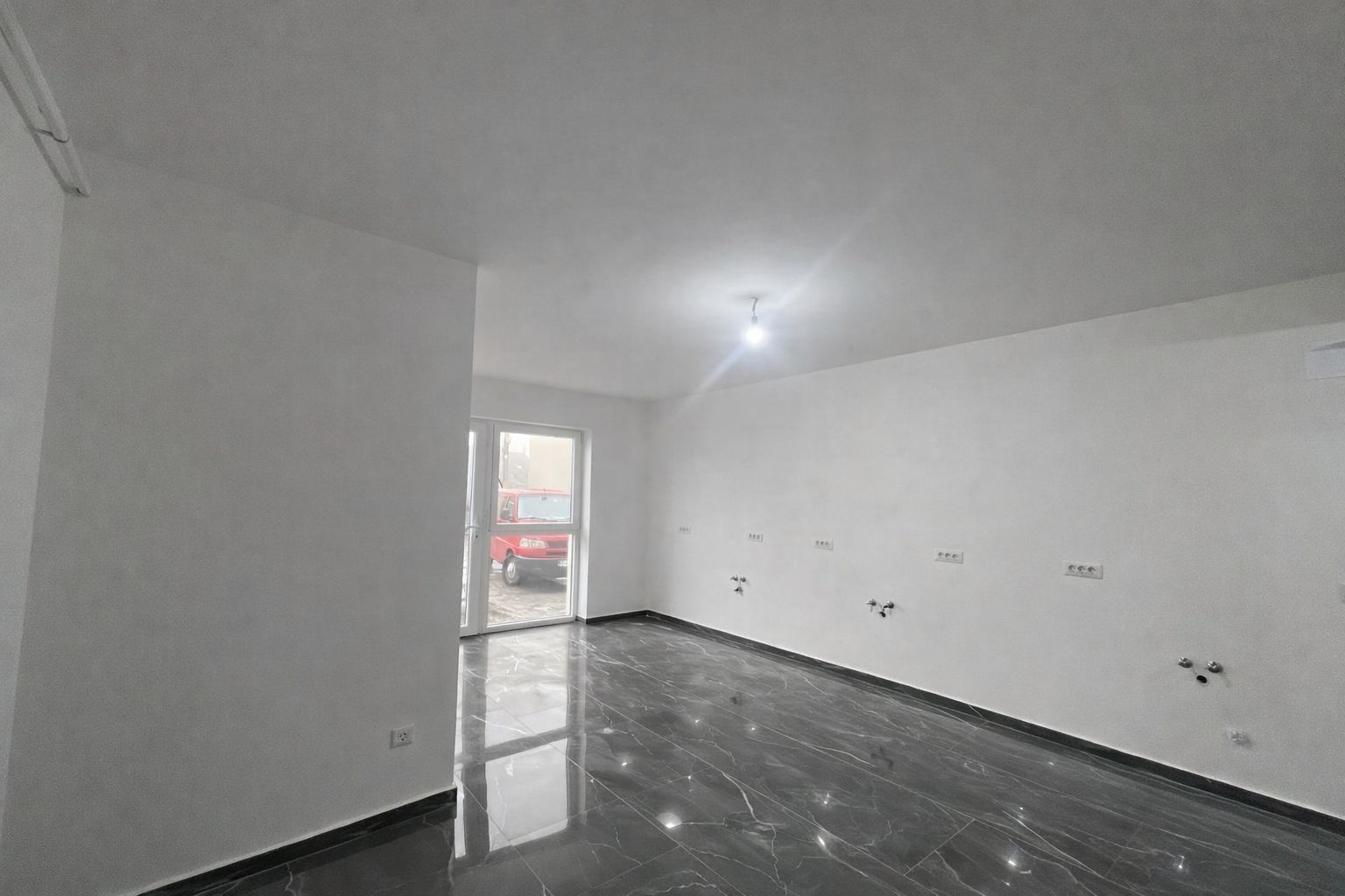Spațiu comercial 32 mp | Parter | Cartier nou | Parcare inclusă | - Poză 3