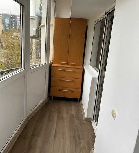 Închiriez apartament 3 camere modern, Unirii, luminos - Poză 8