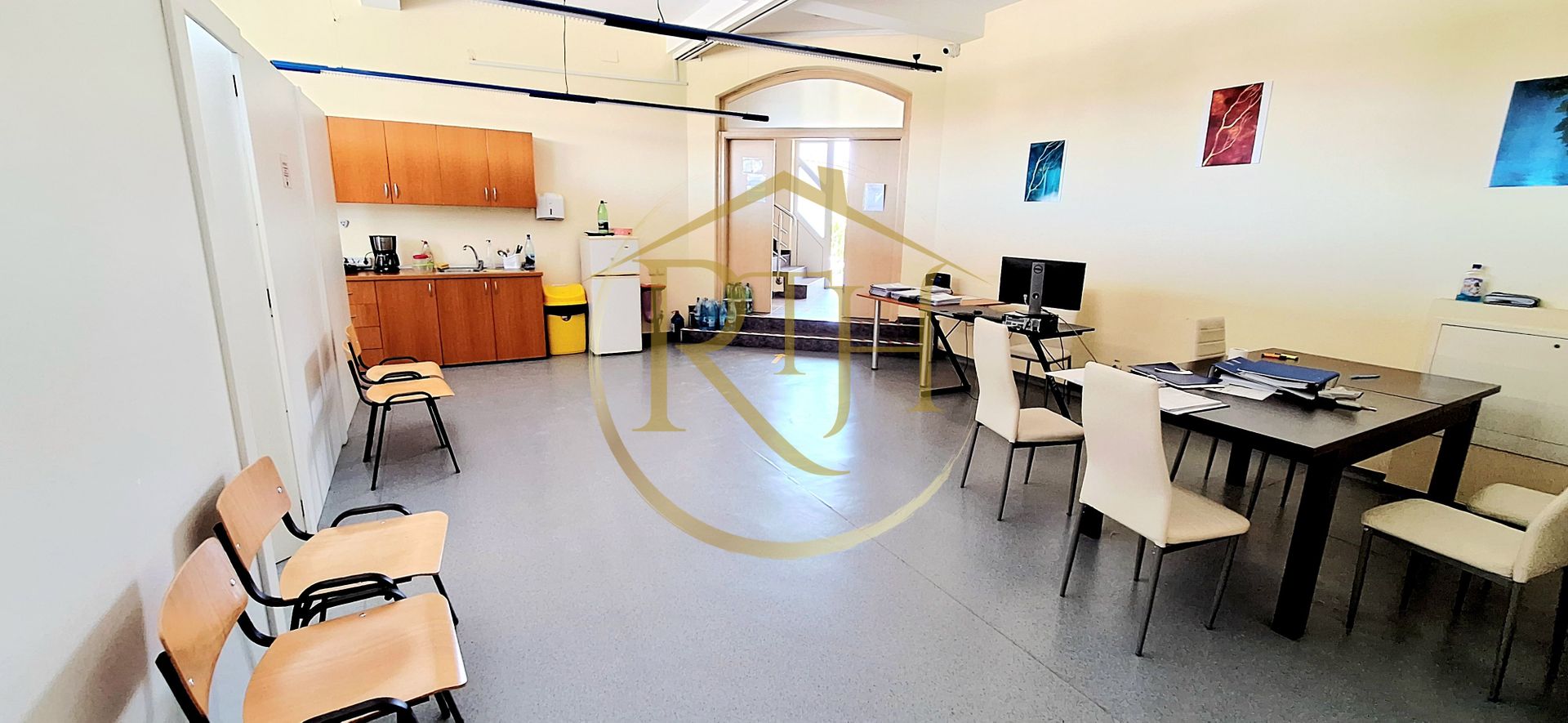 Oferim spre inchiriere, Cladire ideala pentru Clinica, Centru medical etc - Poză 15