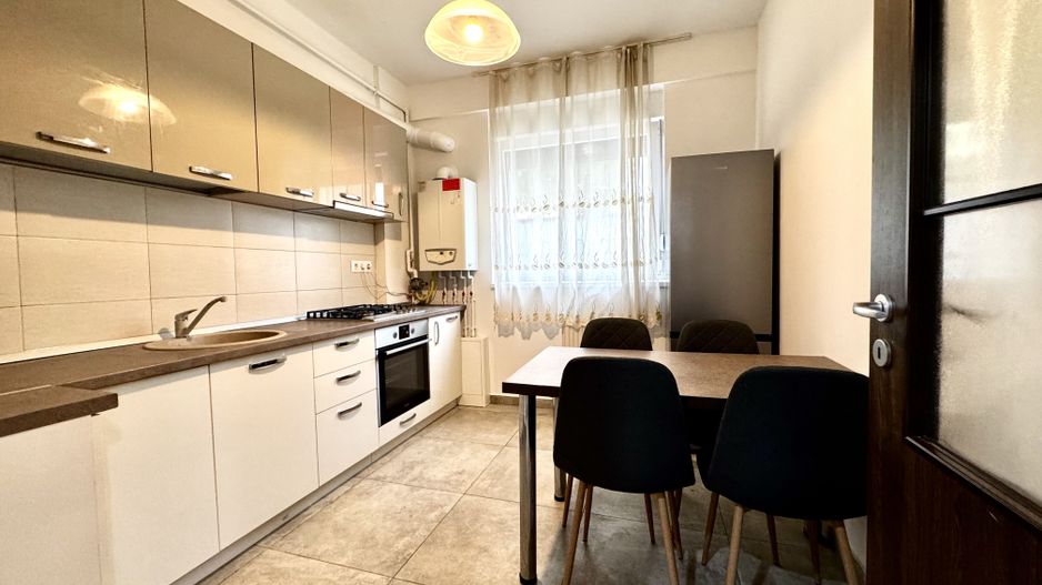 Apartment 2 camere, decomandat,  loc de parcare, Complexul Studențesc - Poză 9
