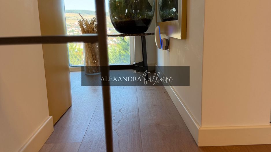Apartament PREMIUM cu curte, terasă și lift cu acces direct în living - Poză 44