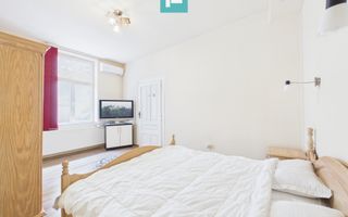 Apartament ultracentral, renovat, cu garaj - Poză 5