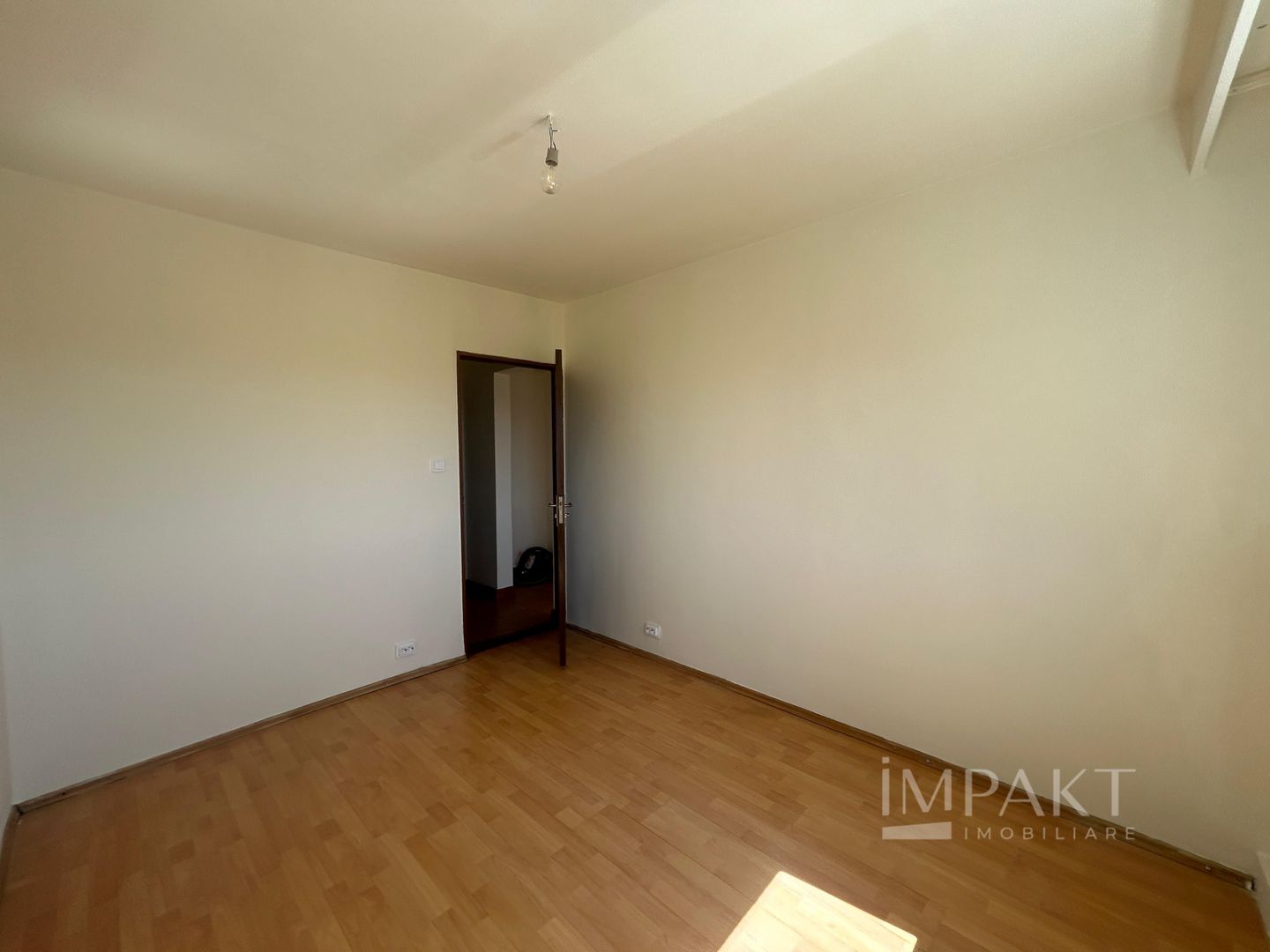 Vanzare apartament cu 3 camere in zona Calea Floresti! - Poză 2
