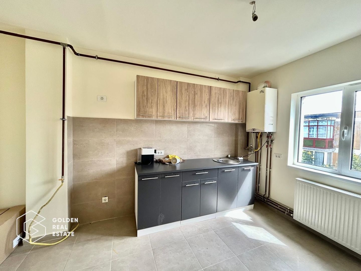 Apartament 3 camere, decomandat, zona Micalaca - Poză 4