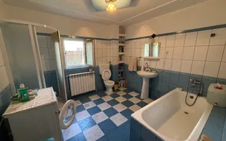 Vila construită in 2010 - P+1+pod - S=236 mp și curte 238 mp Campina! - Poză 22