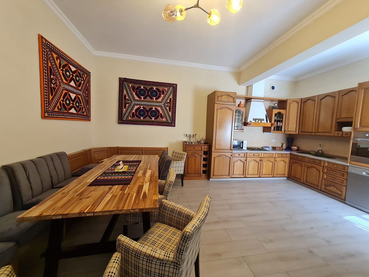 Vila deosebitǎ în zona centrala - Poză 9