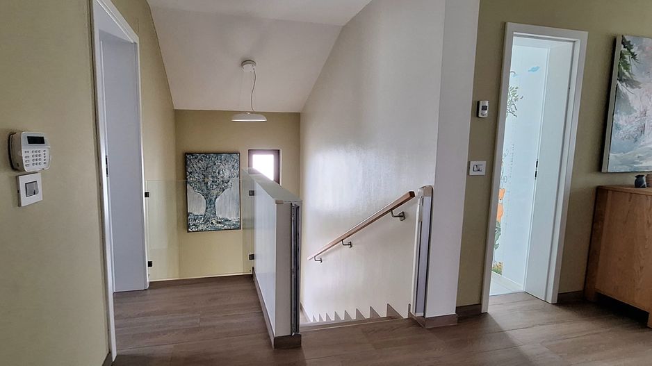 Casa eficienta energetic cu piscina in Giroc - Poză 18