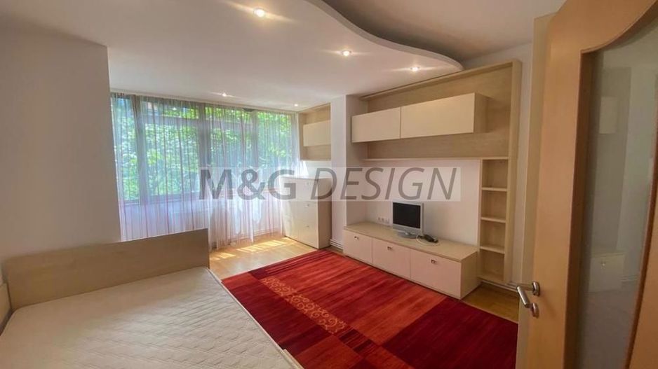 3 camere decomandat  zona Medicina - CENTRALA PROPRIE - Poză 1