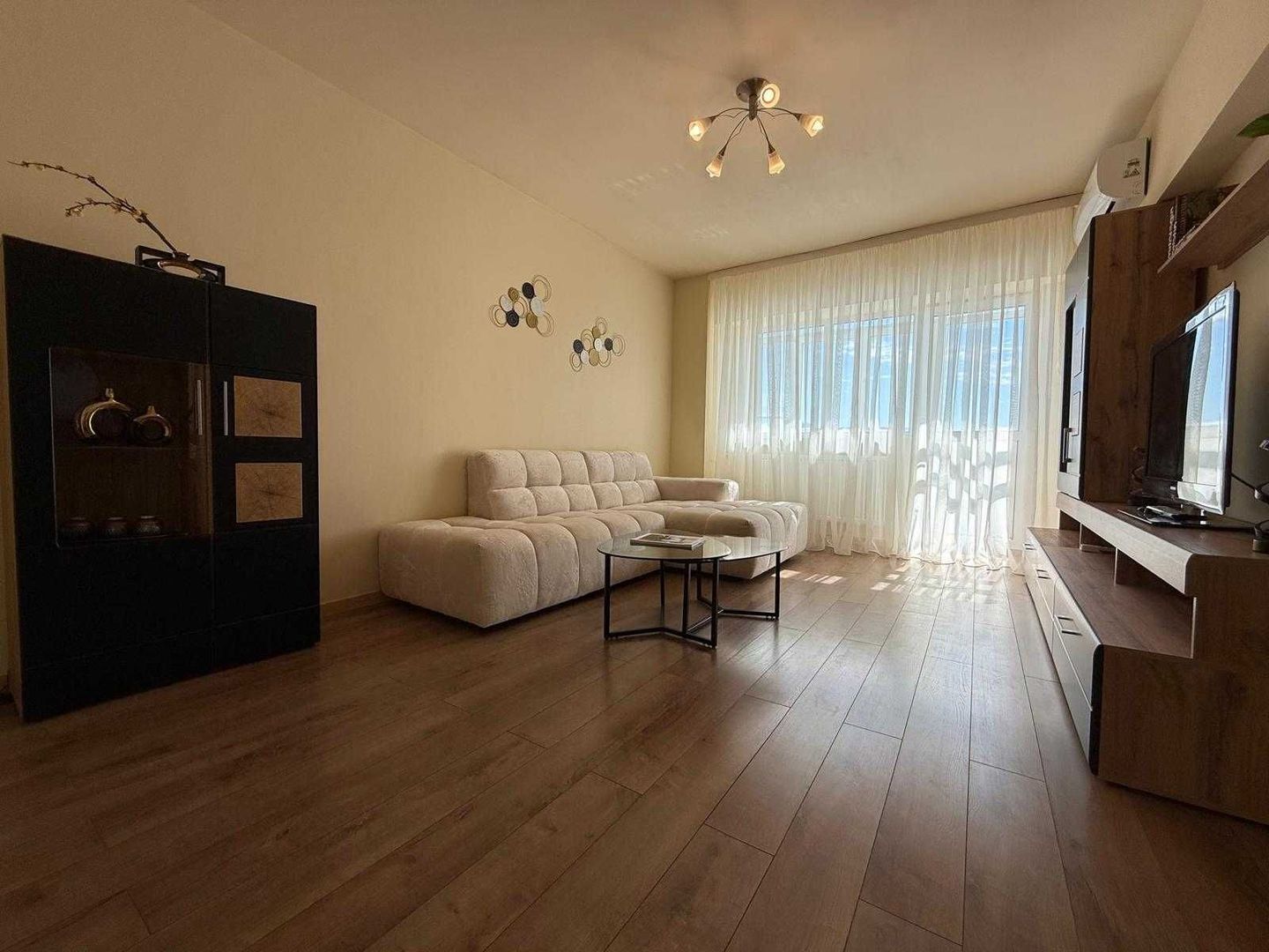Apartament exclusivist 4 camere, vedere panoramică, Piața Victoriei – Titulescu - Poză 2