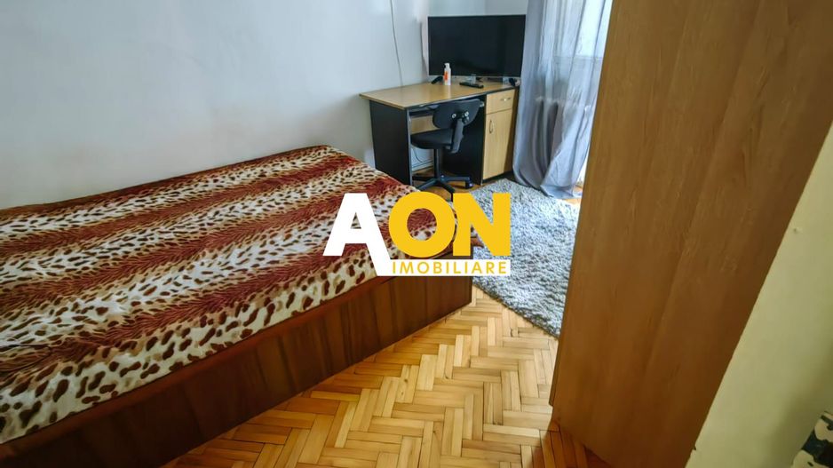 Apartament 3 Camere, Decomandat, Zona Cetate, Etaj 1 - Poză 8