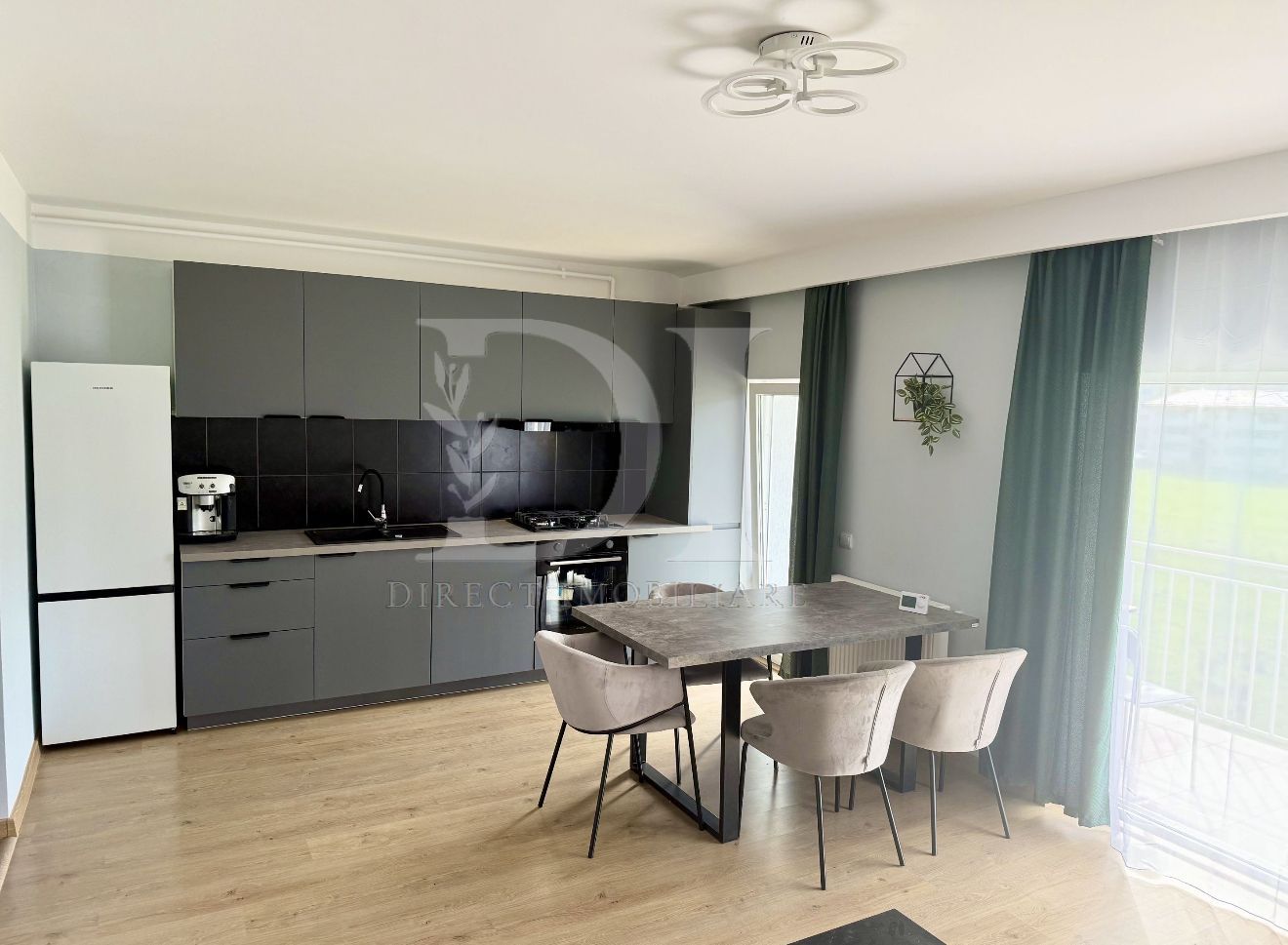Apartament la cheie / ideal si pentru investitie - Poză 3