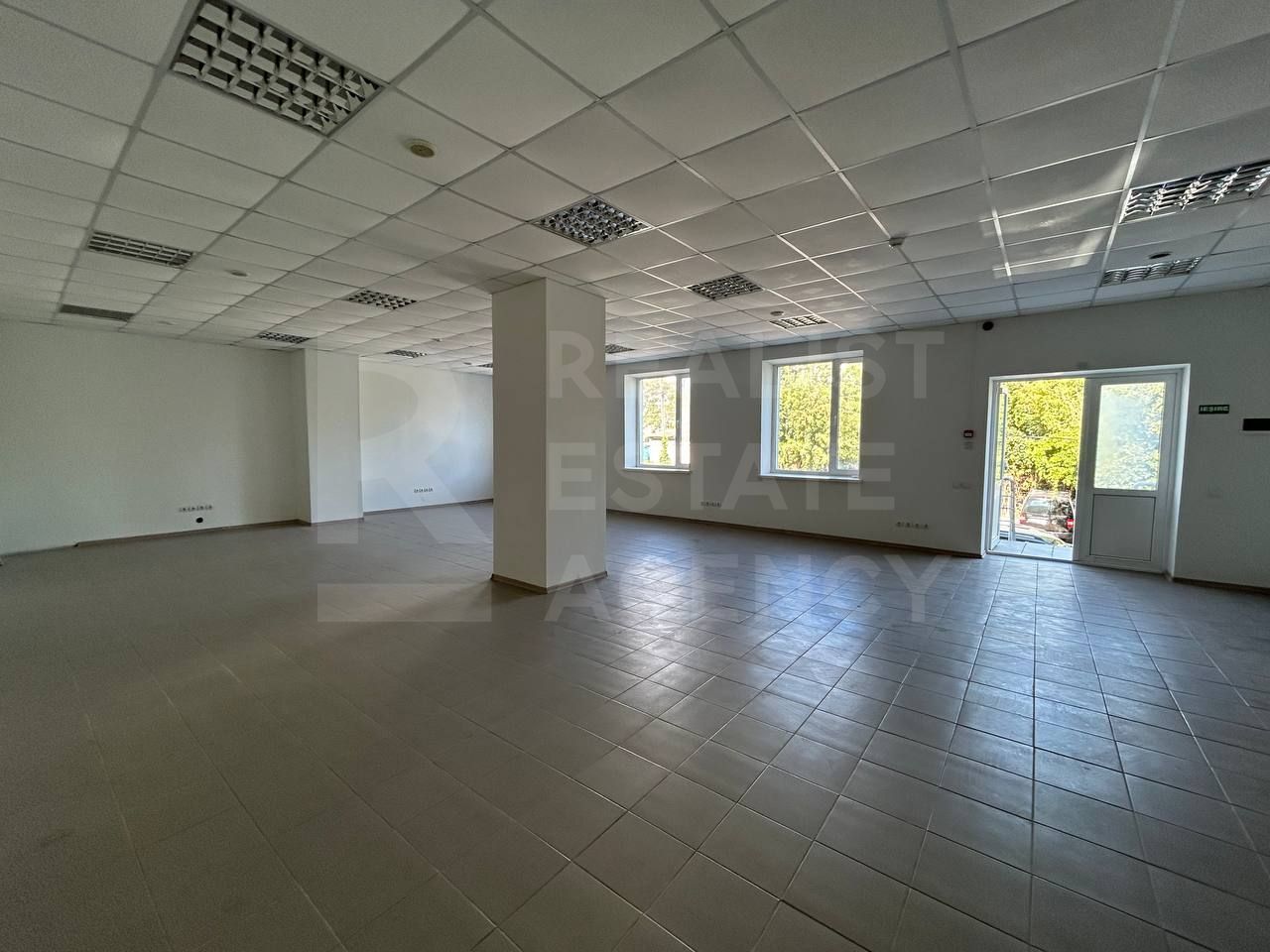 Vânzare, spațiu comercial, 207 mp, str. Independenței, Edineț - Poză 5
