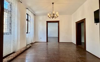 Casă cu farmec aparte, pentru locuit sau birouri,  zona Bălcescu - Poză 2