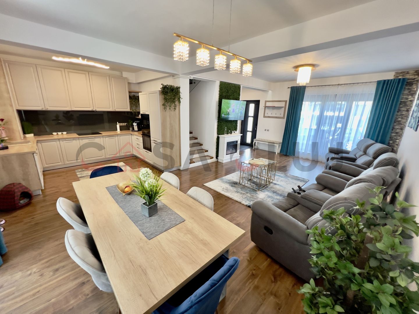 Casă ultrafinisată, la cheie, 2 minute de ViVo Mall!! - Poză 1