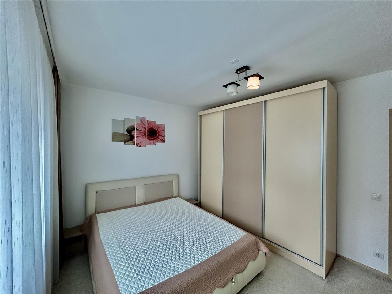 Apartament de închiriat în Sibiu – 3 camere, decomandat, 2 băi, 80 mp - Poză 13