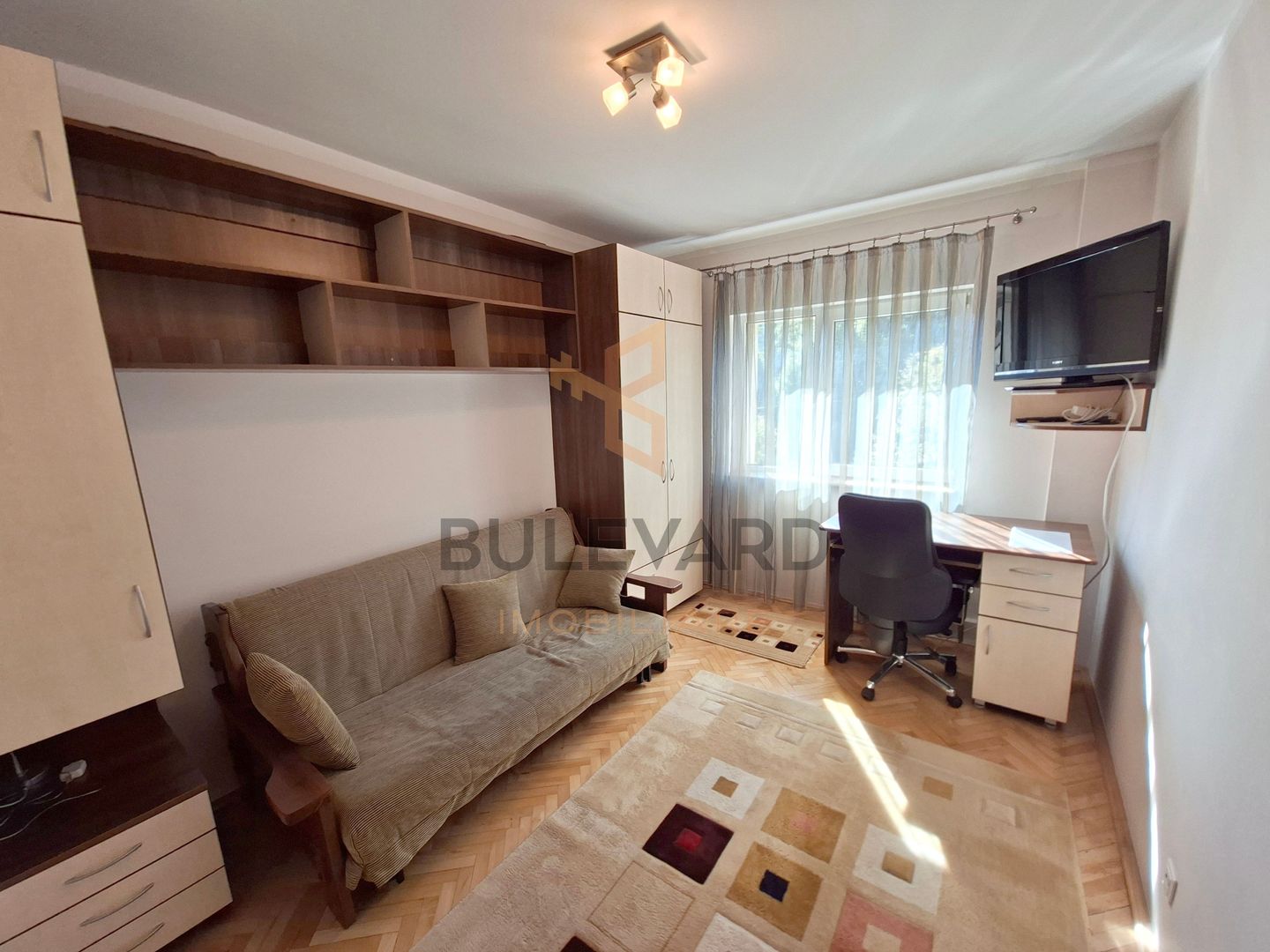 Apartament 3 camere decomandate + parcare, mijlocul strazii Titulescu! - Poză 3