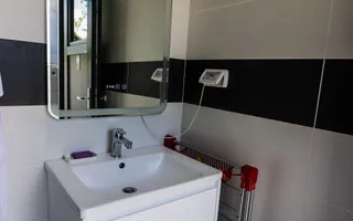 VILĂ MODERNĂ DE LUX CU PISCINĂ, FOTOVOLTAICE ȘI FOIȘOR – BREAZA - Poză 77