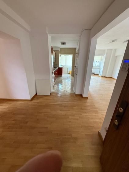 BRASADAS inchiriaza ap 3 cam birou/locuit - terasa - Unirii. - Poză 15