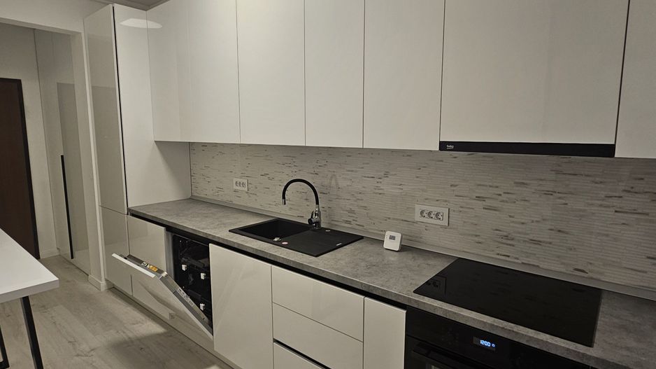 PRIMA INCHIRIERE Apart 2 cam cu terasa 12 mp si loc de pacare AMBIANCE - Poză 5