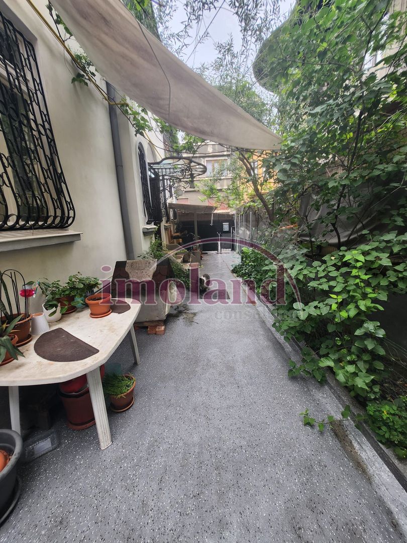 Casa de vanzare 4 camere, curte comuna Ultracentral - Poză 3